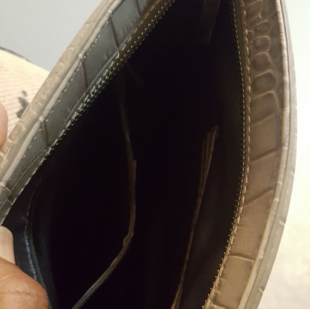 Halogen crossbody bag - Picture 3 of 5